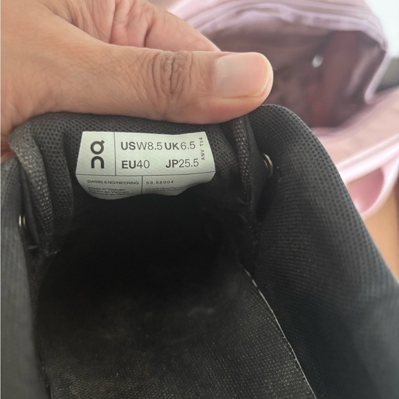 Black On Running Shoes - Picture 7 of 8